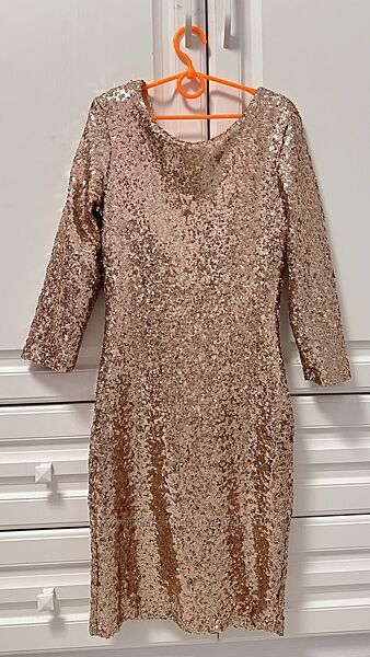 Сукня на свято в пайетках