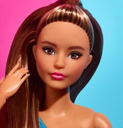 Лялька Барбі колекційна Barbie Looks Doll with Brown Hair Petite 15 Mattel