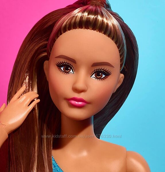 Лялька Барбі колекційна Barbie Looks Doll with Brown Hair Petite 15 Mattel