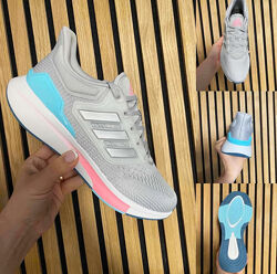 Adidas кросівки 