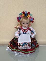 Україночка, дівчинка українка у віночку, украинка сувенір із України