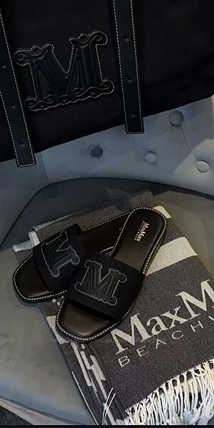 Брендові нереальні шльопанці із нової колекції Max Mara 37. 