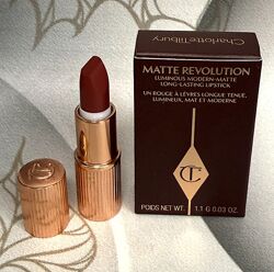 США Губна помада Charlotte Tilbury колір Walk of no shame