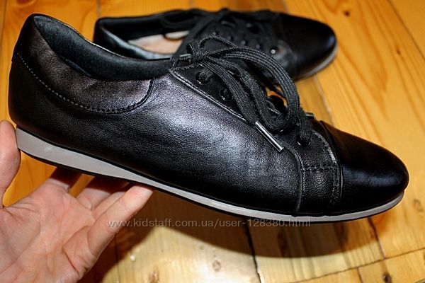 40 разм. Кроссовки Hush Puppies. Кожа мягенькая Длина по внутренней стельке