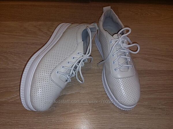 Кросівки Benito р.38 кеди літні 