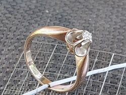 Золотое кольцо 585 пробы с бриллиантом 0.15кт.