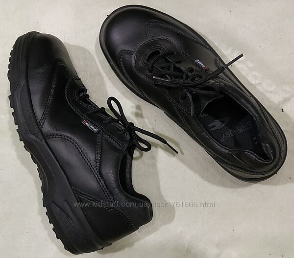 Черные кожаные подростковые туфли Cofra - 39 размер, на ногу 24,5 см 