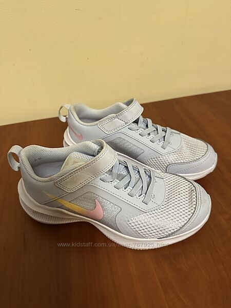 Adidas кросівки