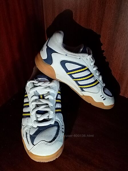 Дитячі кросівки adidas  - стиль і комфорт р.30 - 18 см.