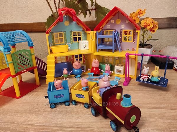 Свинка Пеппа домик, паровозик, площадка и автомобиль