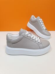 Шкіряні Кросівки Hengji 39р A85-8