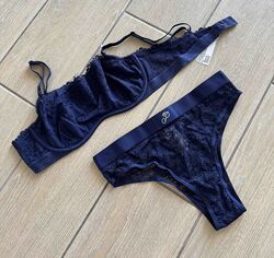 Бра Victoria´s Secret  М Трусики Victoria´s Secret С