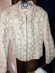 Стильная куртка натуральная кожа Италия питон в идеале