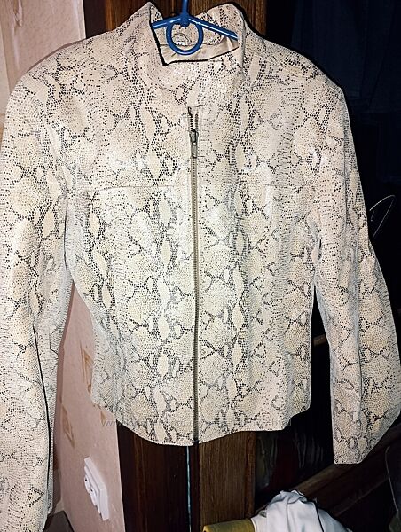 Стильная куртка натуральная кожа Италия питон в идеале