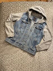Куртка джинсова на хлопчика на 12-14 років 