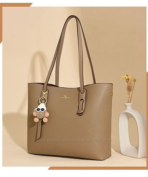 Жіноча сумка з натуральної шкіри велика з брелком 