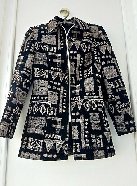 Жіночий  приталений жакет куртка осінь-весна в ідеальному стані