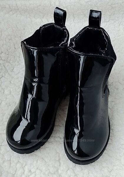 Дитячі демісезонні супер класні черевики в стані нових