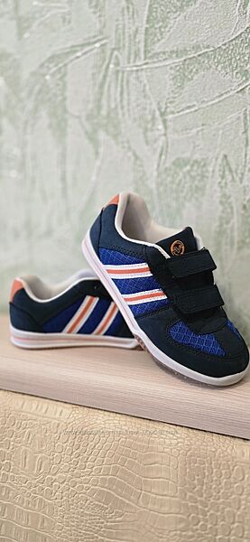 Дитячі кросівки