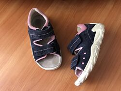 Босоніжки сандалі Superfit  25 р