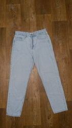 Джинсы мом