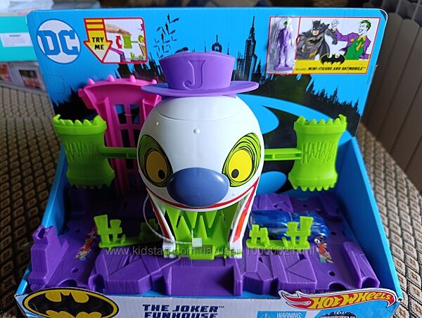 Трек Hot Wheels City Batman The Joker Fun Hous