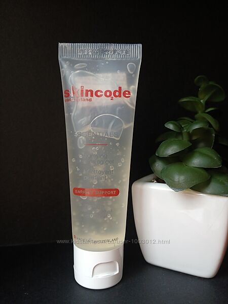 Очищувальний універсальний гель для обличчя Skincode Essentials Purifying C