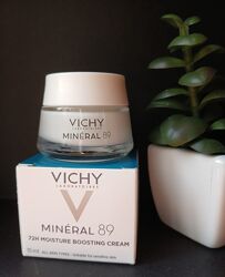 Насичений крем для сухої шкіри обличчя 72 години зволоження Vichy mineral 8
