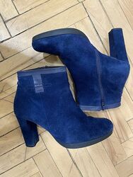 Ботильйони з натур. замші, р.38