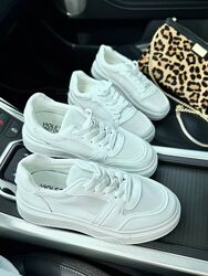 Білі базові кеди з сіточкою