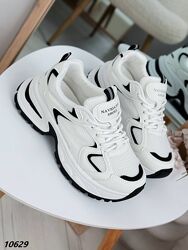 Стильні жіночі кросівки