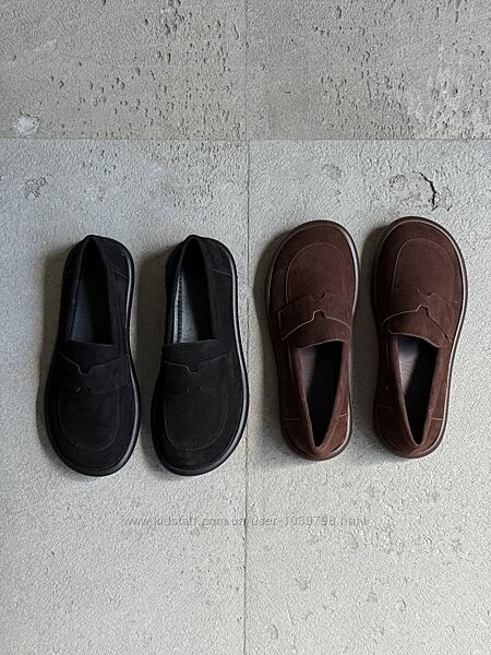 Легенькі туфлі - лофери з анатомічним носиком. Натуральна замшева шкіра