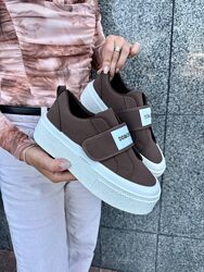 Стилні кеди на масивній підошві