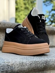 Жіночі кеди на масивній підошві