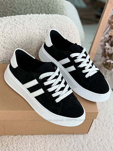 Стильні жіночі кросівки. Натуральна замшева шкіра