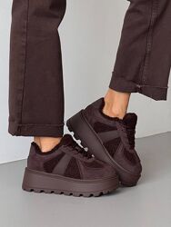 Стильні зимові кросівки на масивній підошві. Натуральна замшева шкіра