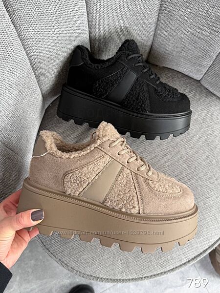 Утеплені кросівки на потовщеній підошві -First-. Натуральна замшева шкіра