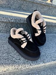 Зручні зимові низенькі черевики на шнурівці. Натуральна замшева шкіра