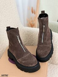 Жіночі зимові черевики. Натуральна замшева шкіра 