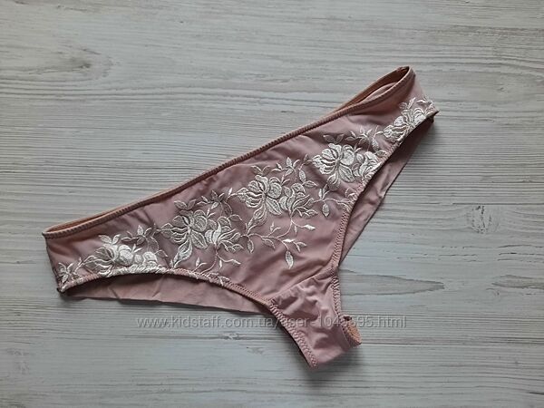 Бежевые нюдовые трусики бразилианы Анабель Арто р. L Anabel Arto с вышивкой