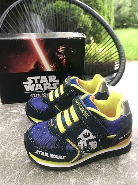 Кросівки Star Wars. Disney. США. 21,5 розмір. Стелька 14 см.