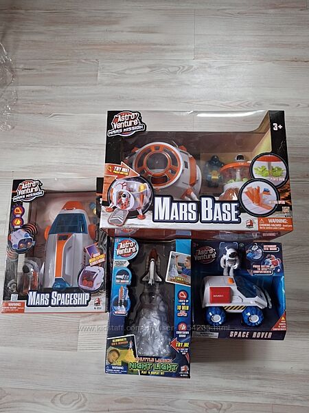 Наборы Astro Venture Запуск шаттла, ровер, станция и шаттл.