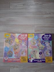 Наборы по изготовлению брелков из эпоксидной смолы.