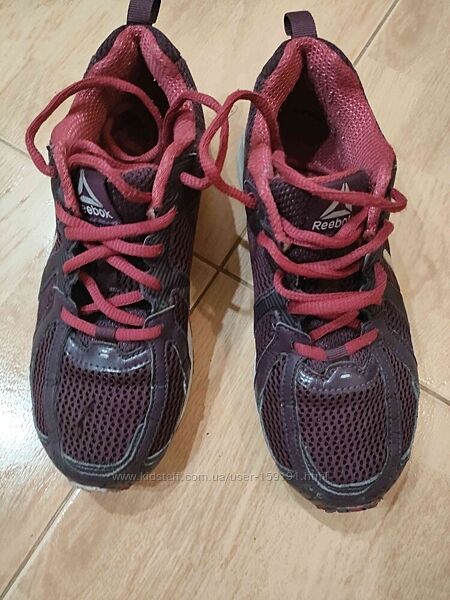 кроссовки Reebok оригинал 35.5р ст 22.5см