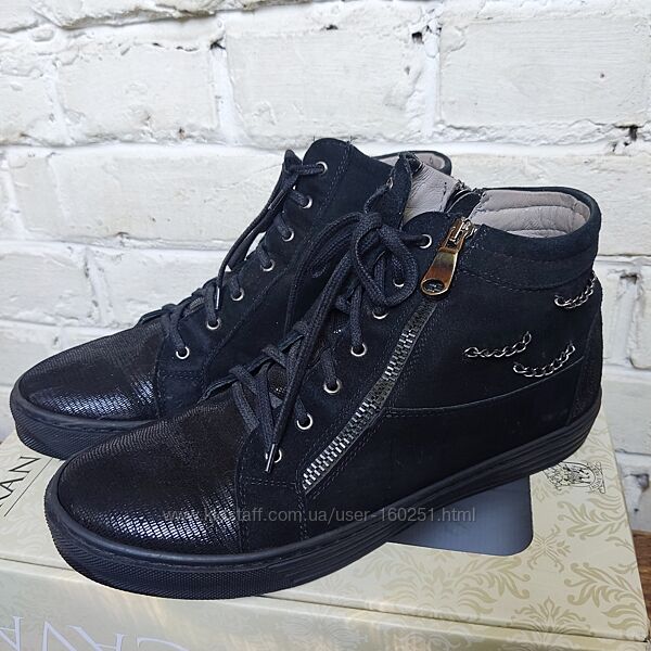 Черевики чорні замшеві Nessi