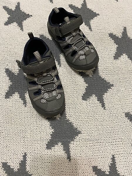 Продаю нові класні кросівки літо дитячі