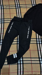 Продаю класний аостюм двухнитка супер ціна на хлопчика розпродаж