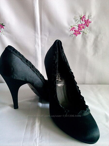 Бренд. New look туфлі- човники на шпильці роз.40