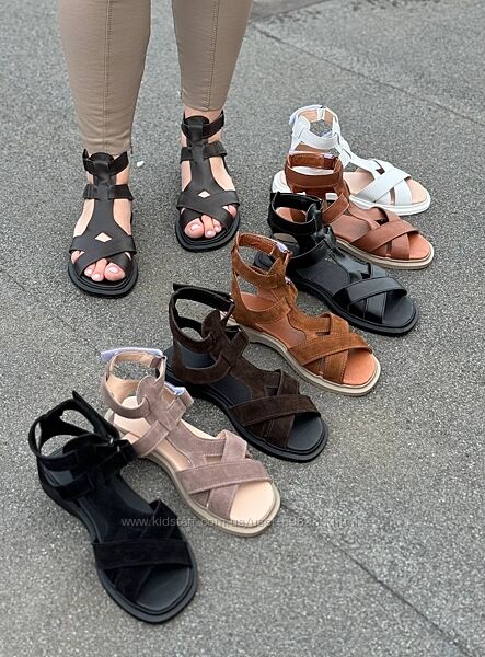 Стильні натуральні босоніжкии