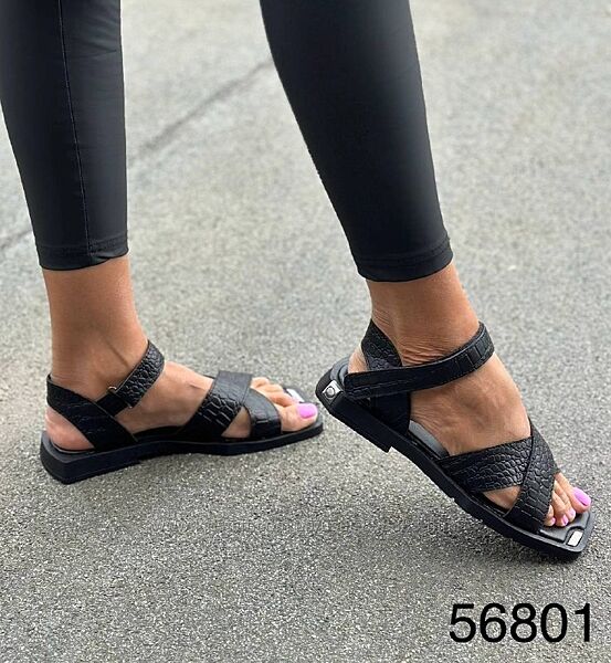 Босоніжки на низькому ходу